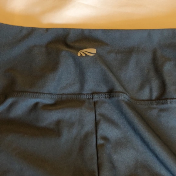 Womens size medium gray Marika ankle length legging with cutout - Picture 9 of 9